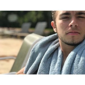 Meet your Posher, Elliot